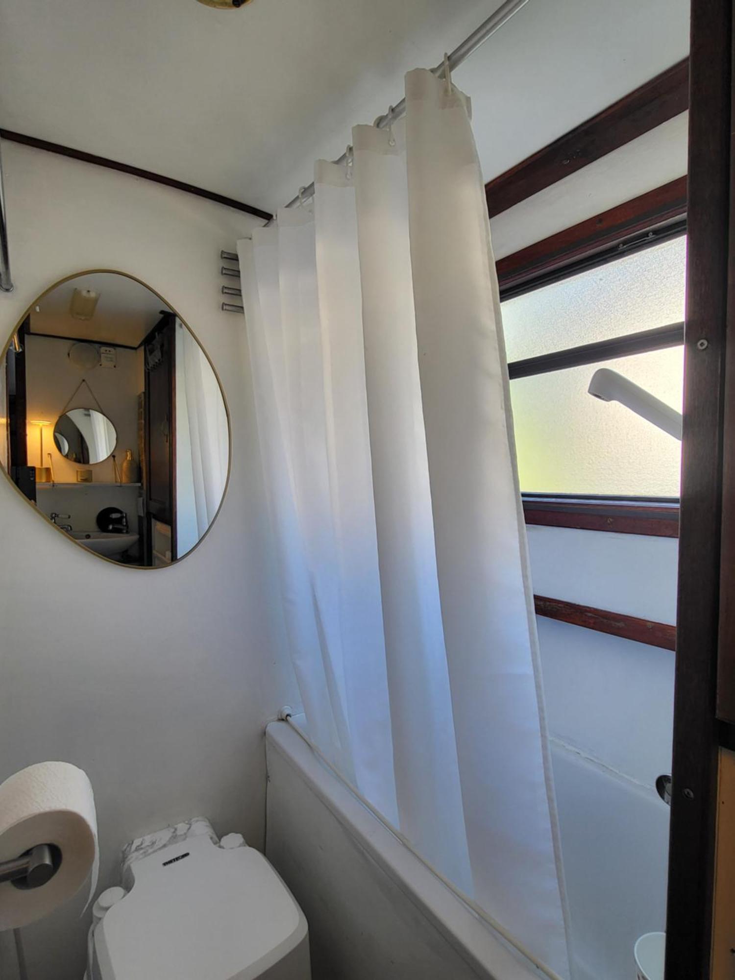 Comfy Canal Boat In Little Venice For Family & Friends Hotel Лондон Екстериор снимка