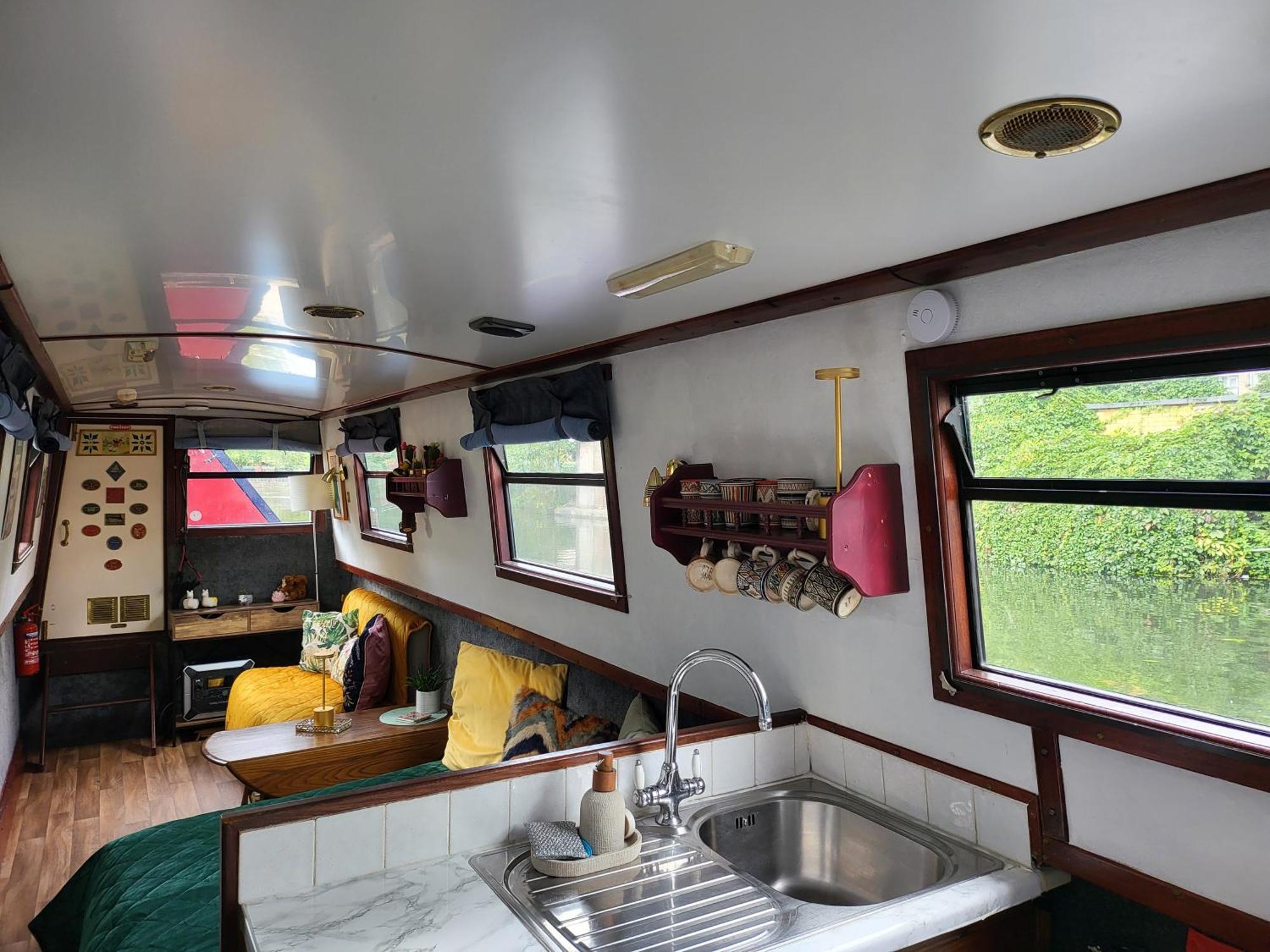 Comfy Canal Boat In Little Venice For Family & Friends Hotel Лондон Екстериор снимка