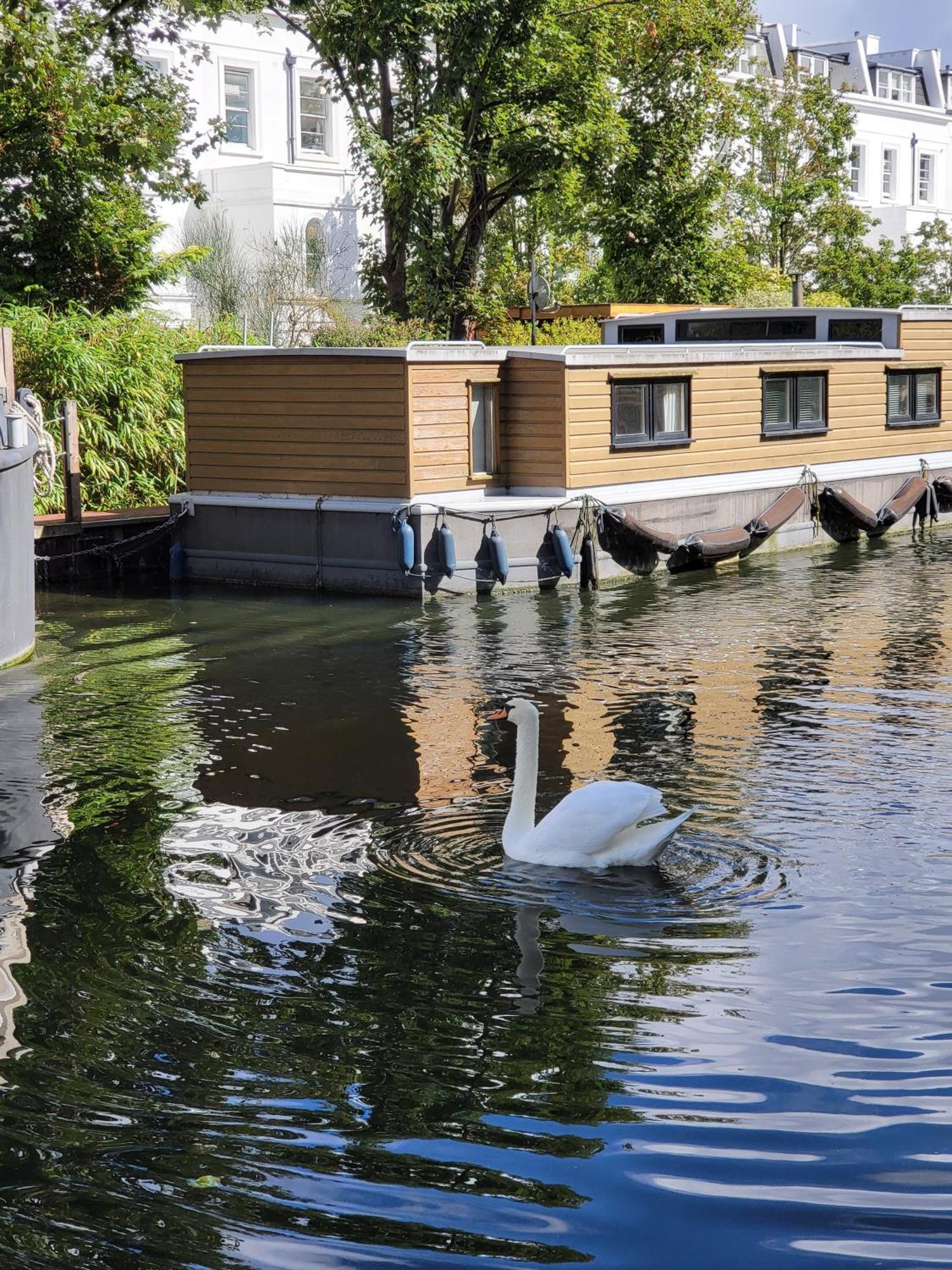 Comfy Canal Boat In Little Venice For Family & Friends Hotel Лондон Екстериор снимка